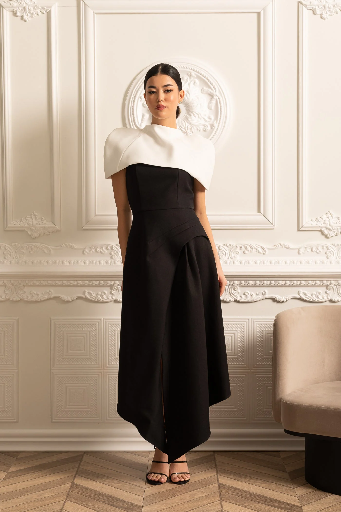 Elegant Asymmetrical Dress With Contrasting White Detachable Capelet - Black - Image 14