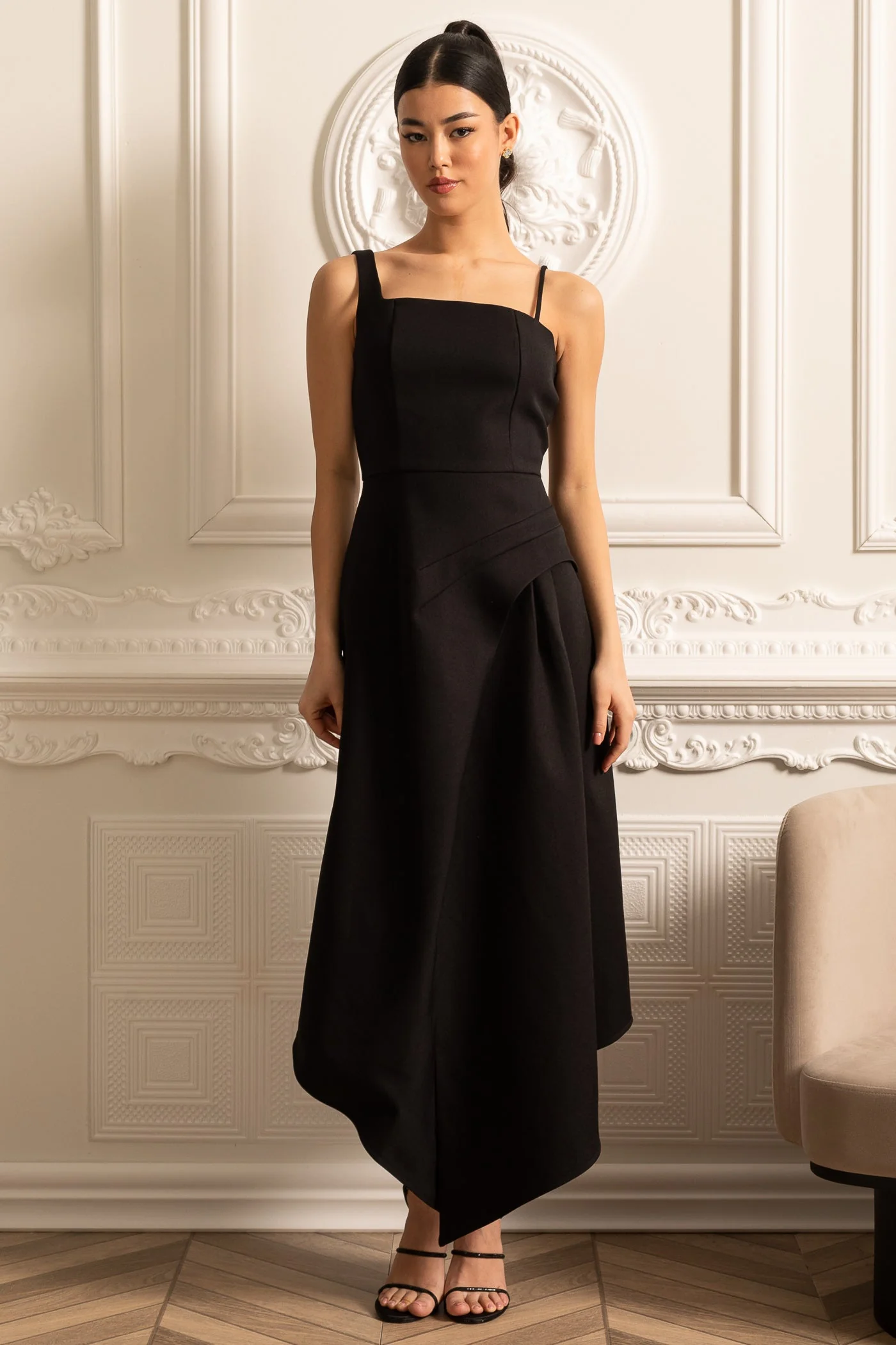 Elegant Asymmetrical Dress With Contrasting White Detachable Capelet - Black - Image 21