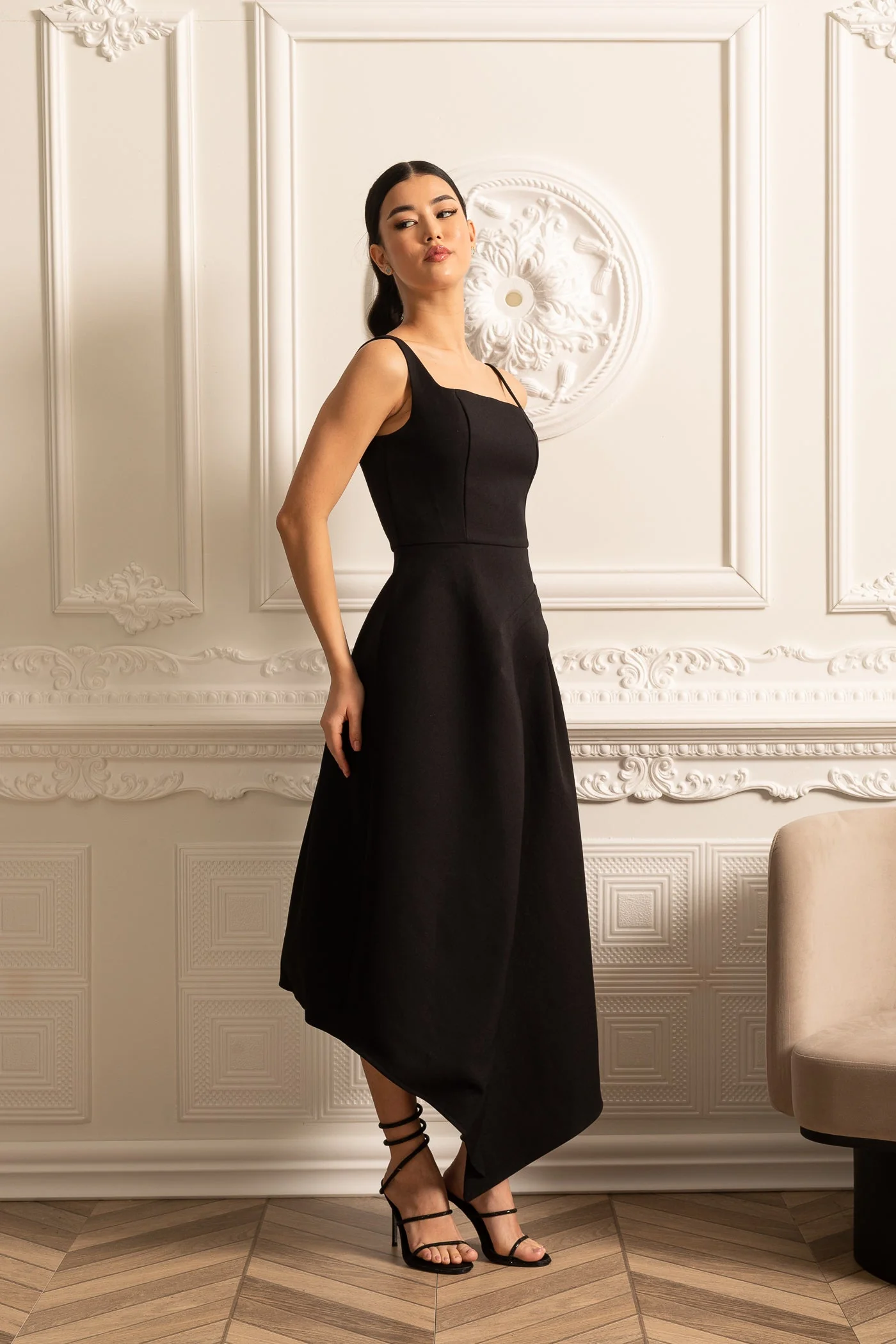 Elegant Asymmetrical Dress With Contrasting White Detachable Capelet - Black - Image 6