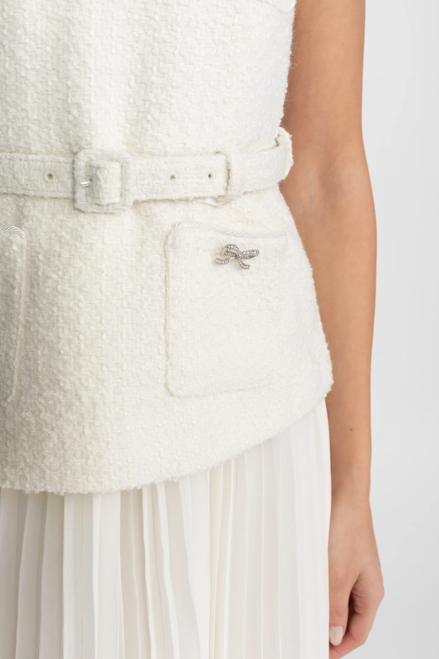 Sleeveless Textured Midi Dress with Pleated Chiffon Skirt – Ivoire - Image 7